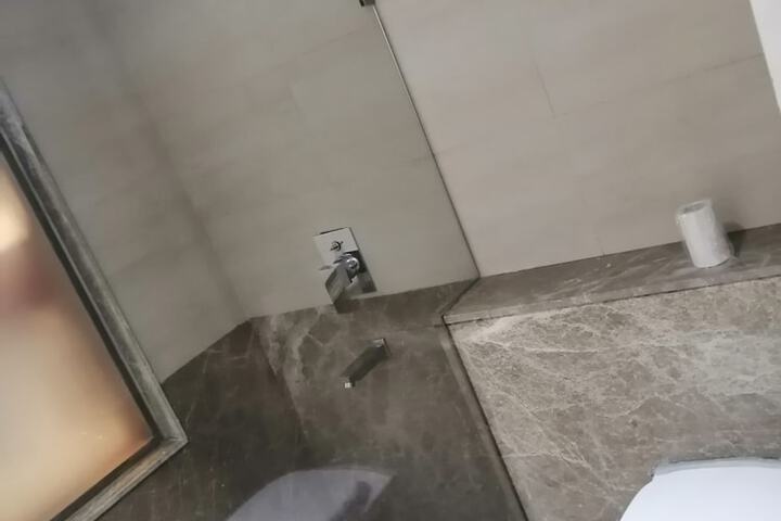 Room 125 of 181