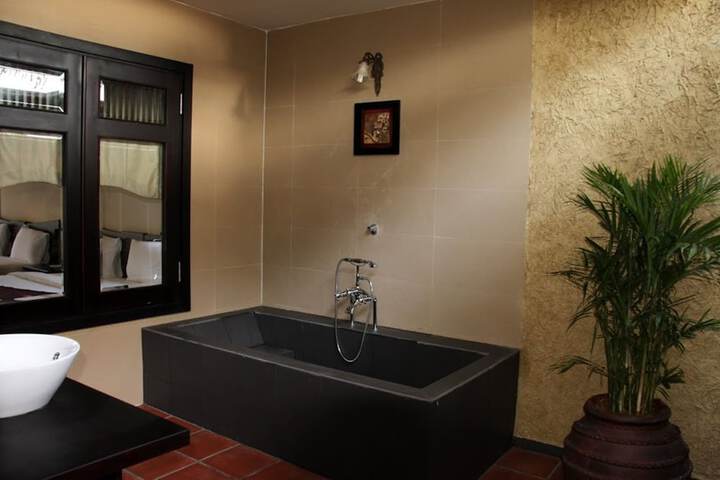 Room 14 of 40