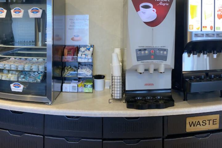 Breakfast area