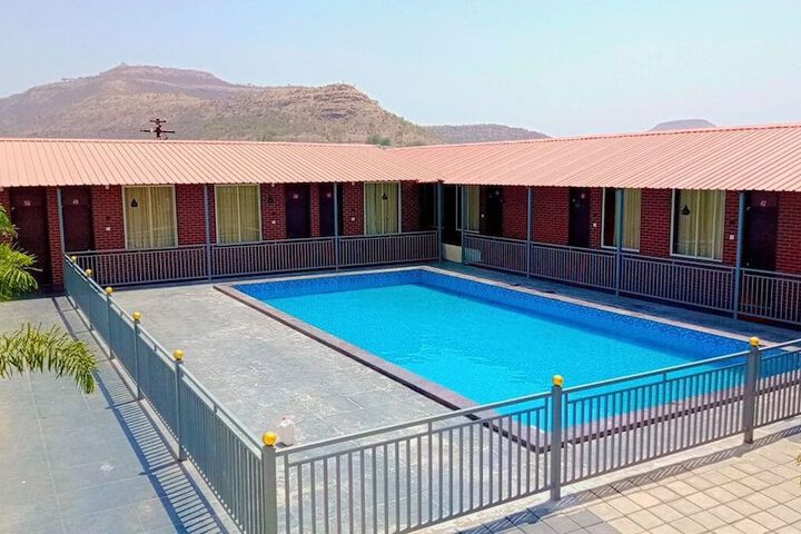 Pool 6 of 15