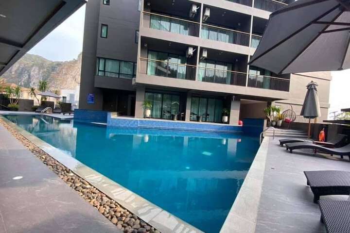 Pool 63 of 102