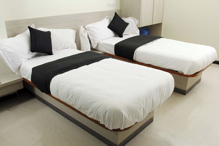 Room 5 of 17