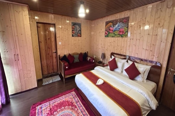 Room 46 of 251