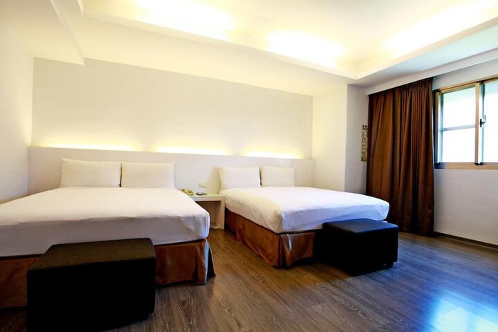 Room 13 of 49