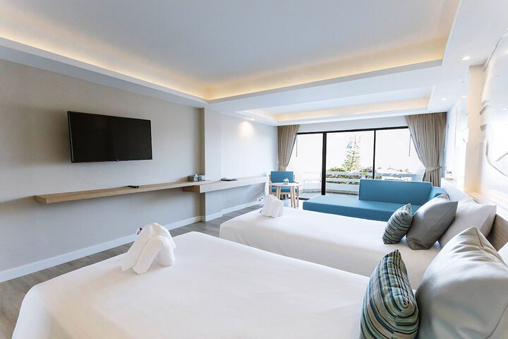 Room 14 of 64