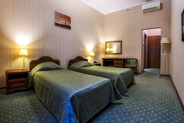 Room 13 of 49