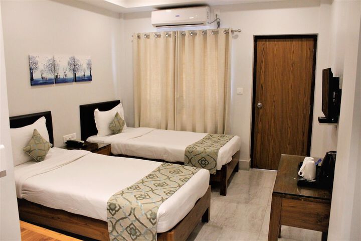 Room 8 of 22