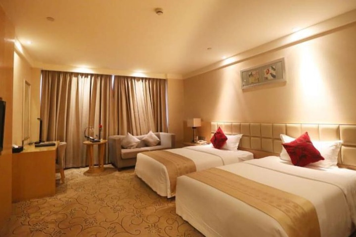 Room 5 of 17