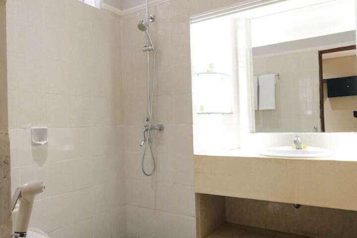 Clean Restrooms