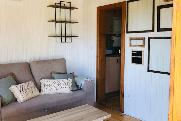 Room 33 of 60
