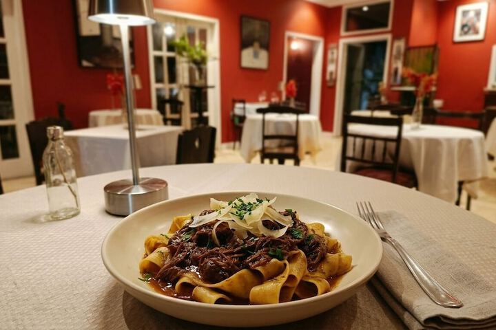 Dining 42 of 52