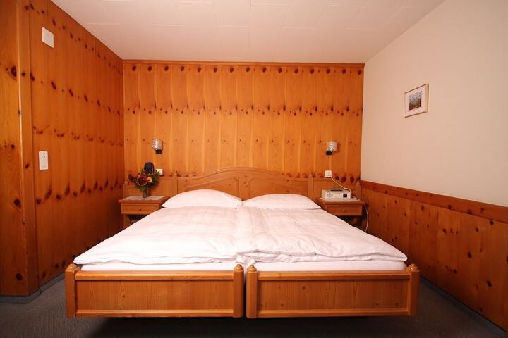 Room 2 of 55