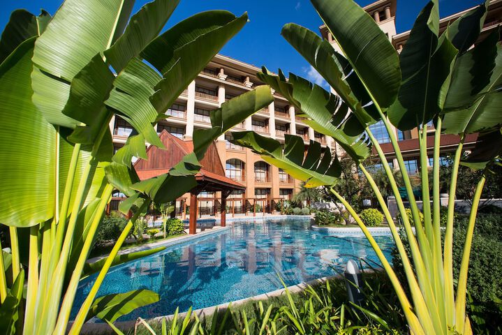 Hotel Exterior 50 of 52