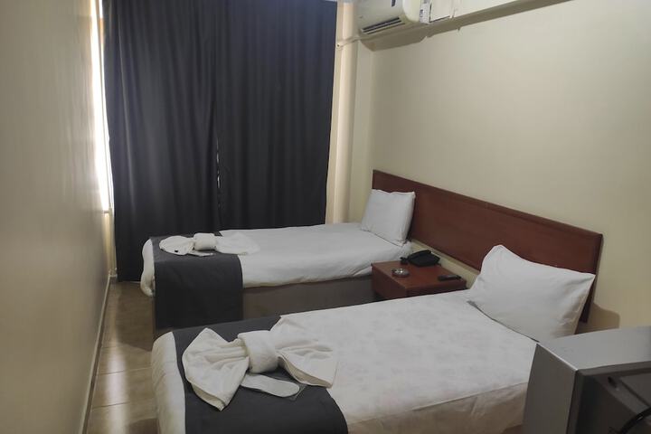 Room 12 of 42