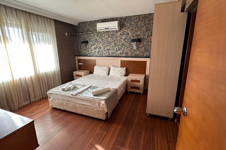 Room 12 of 53