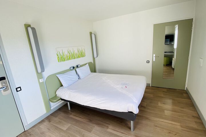 Room 12 of 60