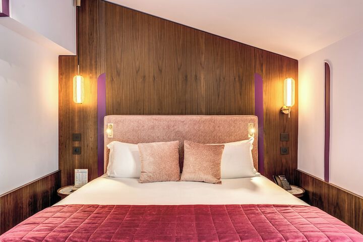 Room 42 of 85