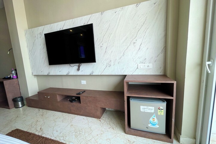 Room 21 of 100