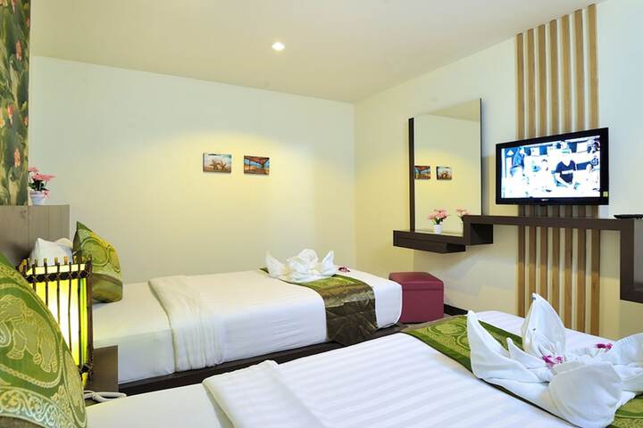 Room 8 of 34