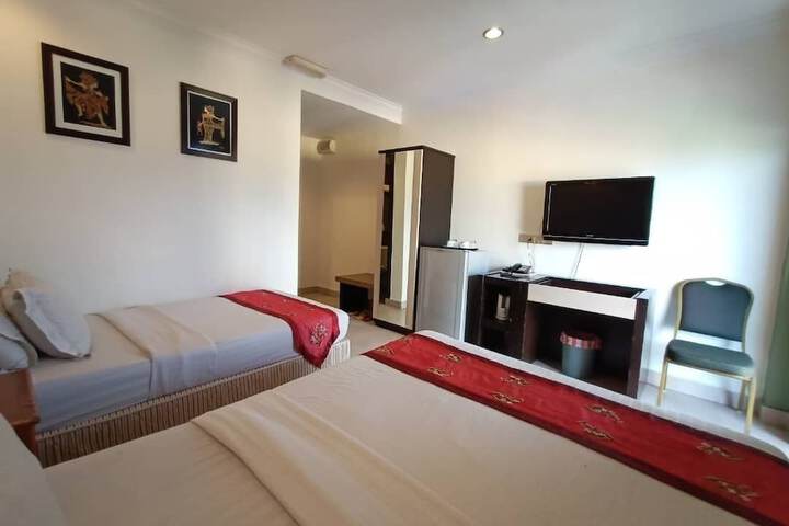 Room 12 of 32
