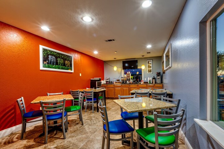 Breakfast/Coffee Service 31 of 38