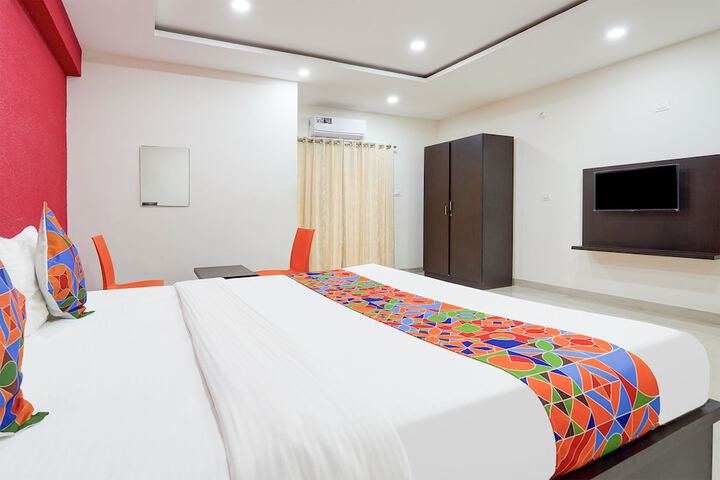 Room 18 of 33