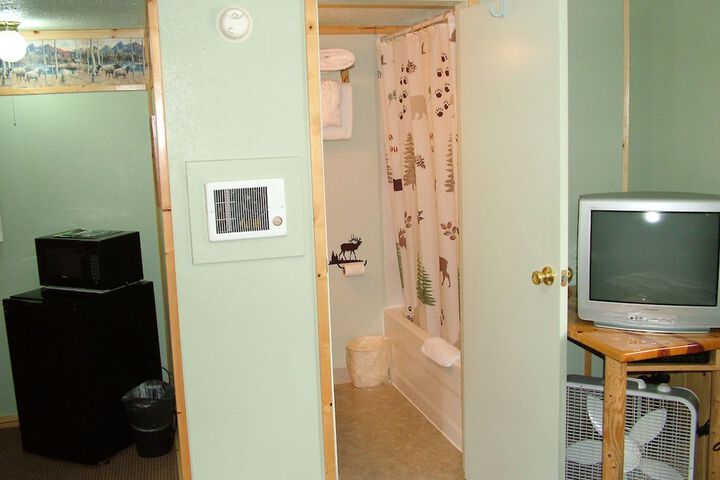 Room 28 of 60