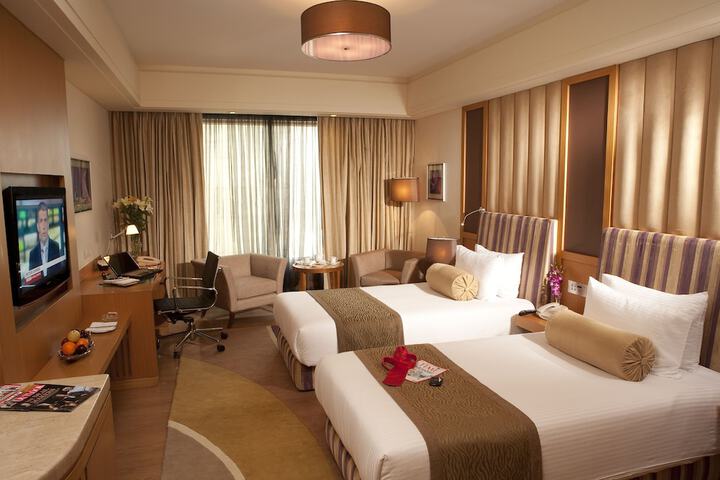 Room 4 of 76