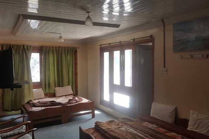 Room 16 of 22