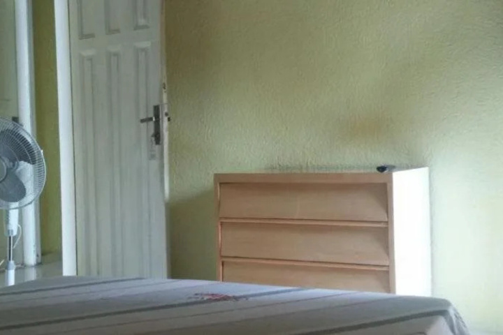 Room 5 of 14