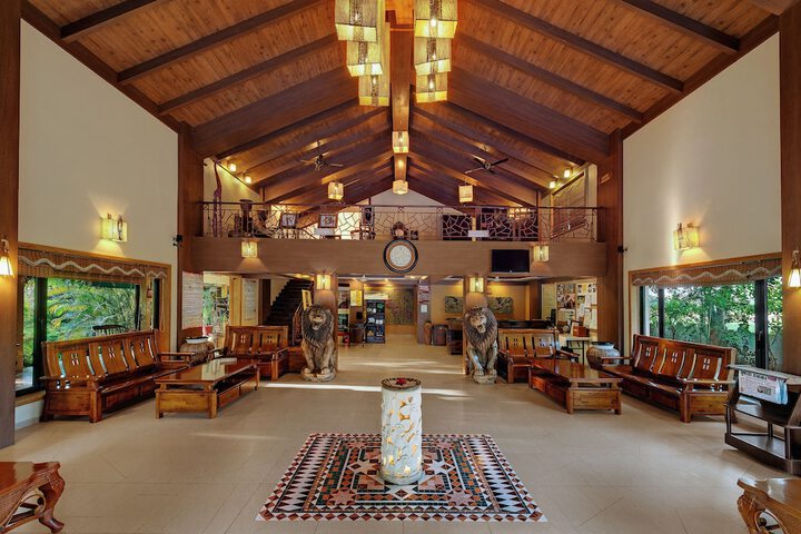 Entrance & Lobby