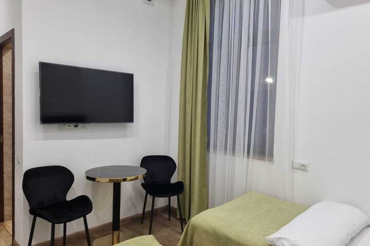 Room 10 of 31