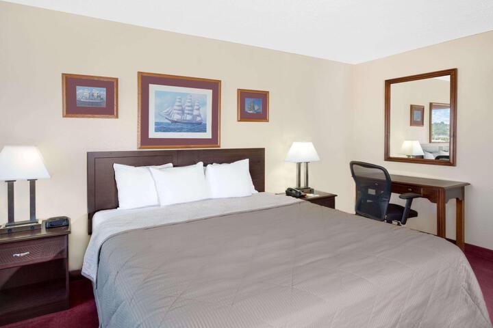 2 Double Beds (6 of 6)