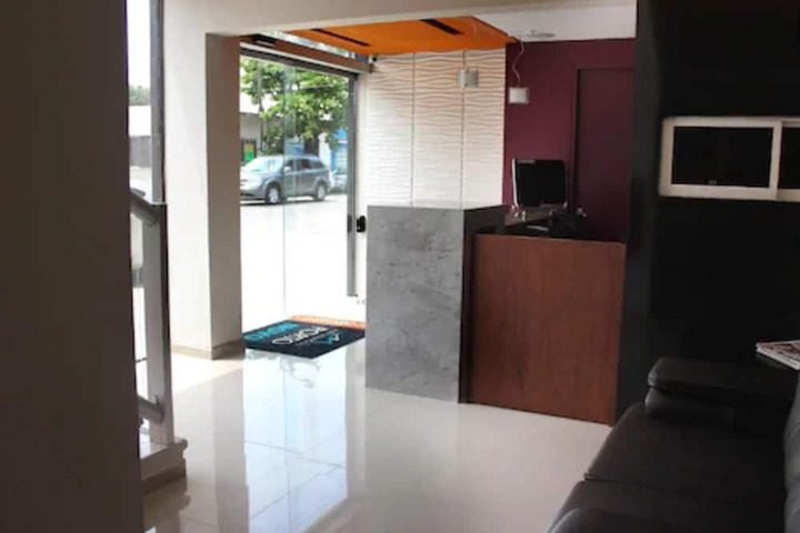 Entrance & Lobby
