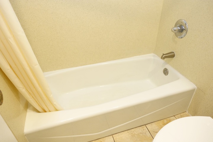 1 Queen Bed (31 of 41)