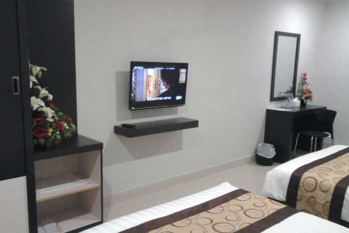 Room 11 of 31