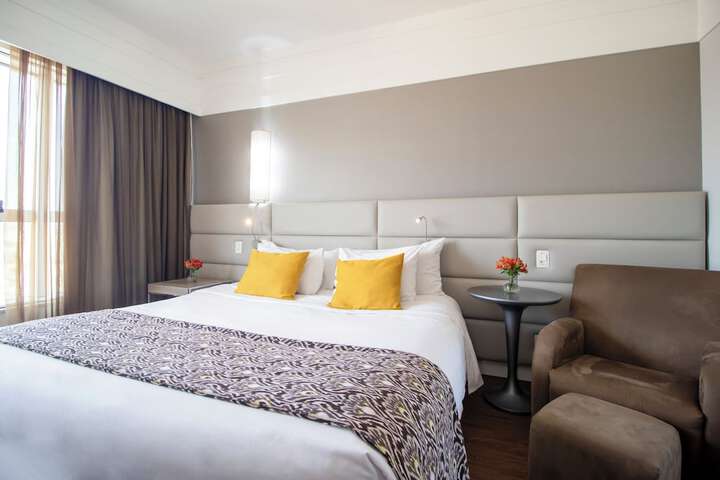 Room 13 of 33