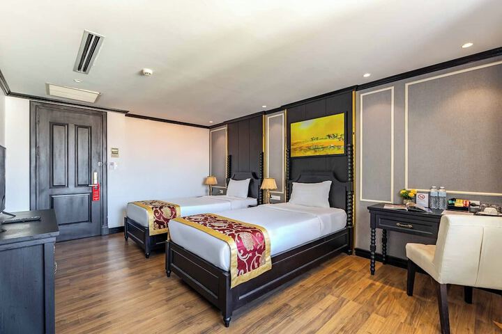 Room 18 of 65