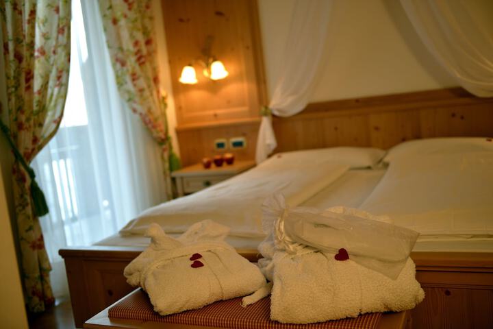 Room 6 of 55