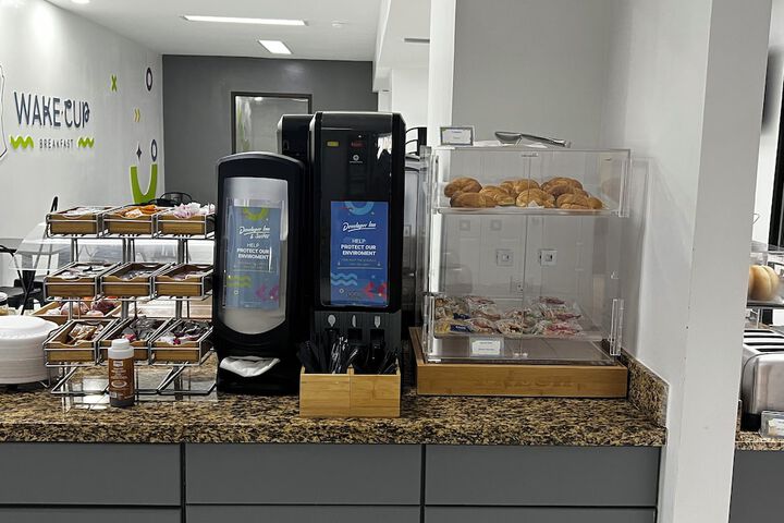 Breakfast/Coffee Service 23 of 31