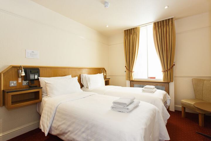 Room 3 of 31