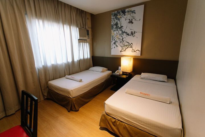 Room 50 of 158