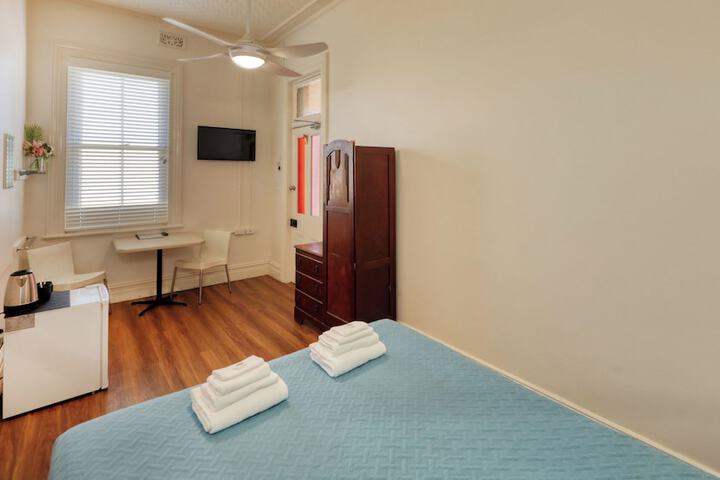 Room 3 of 12