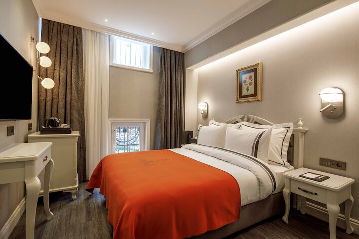 Room 40 of 130