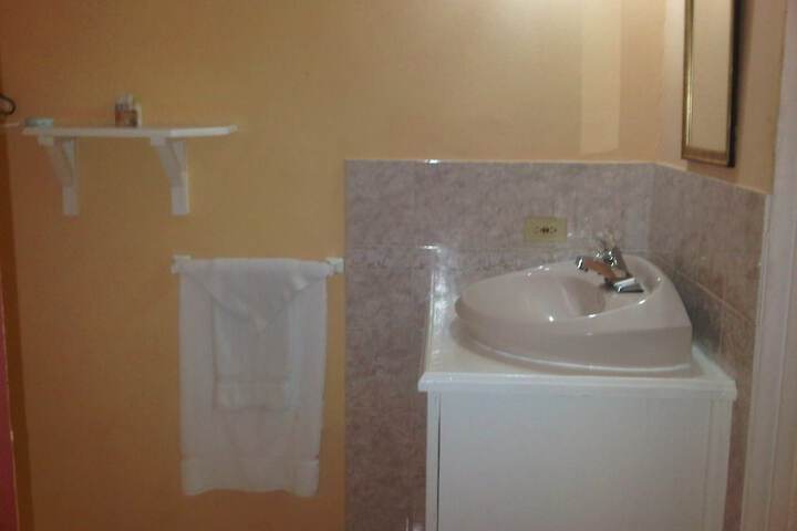 Room 14 of 33