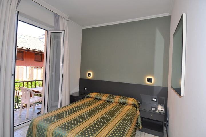 Room 22 of 115
