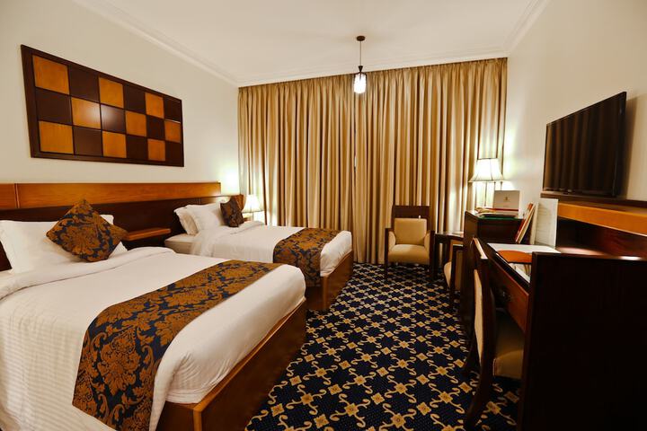 Room 6 of 26