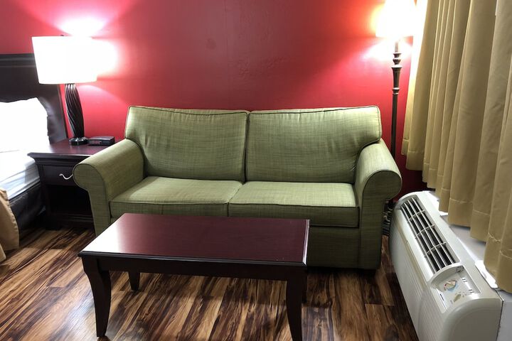 1 King Bed (1 of 7)