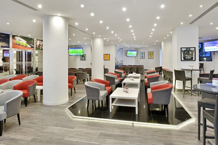 Lounge 97 of 123
