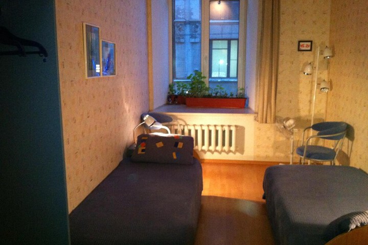 Room 9 of 29